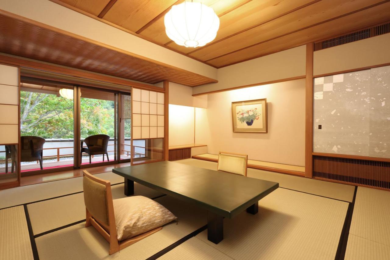 Fujiiso (Adults Only) Hotel Takayama  Bagian luar foto