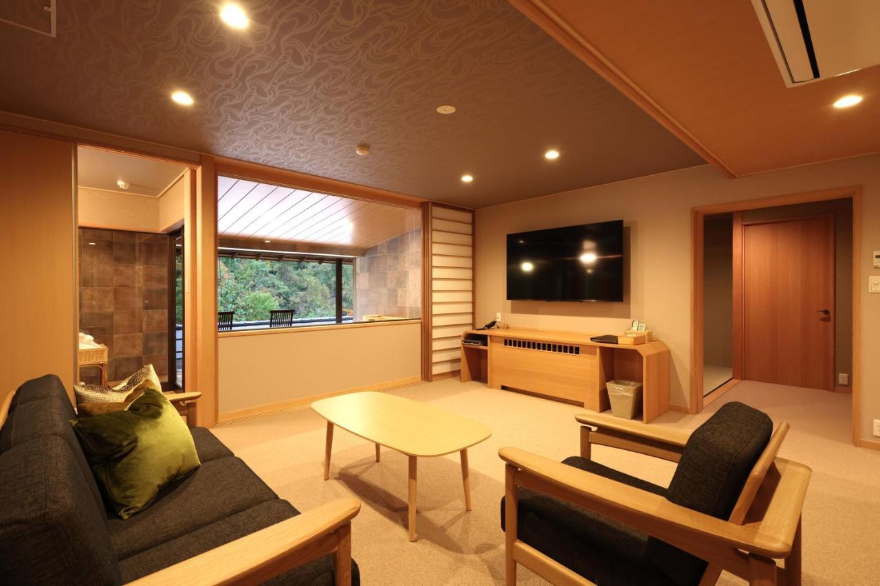 Fujiiso (Adults Only) Hotel Takayama  Bagian luar foto