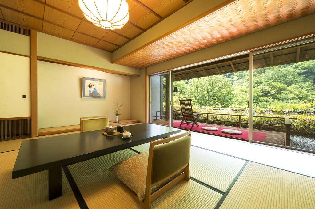 Fujiiso (Adults Only) Hotel Takayama  Bagian luar foto