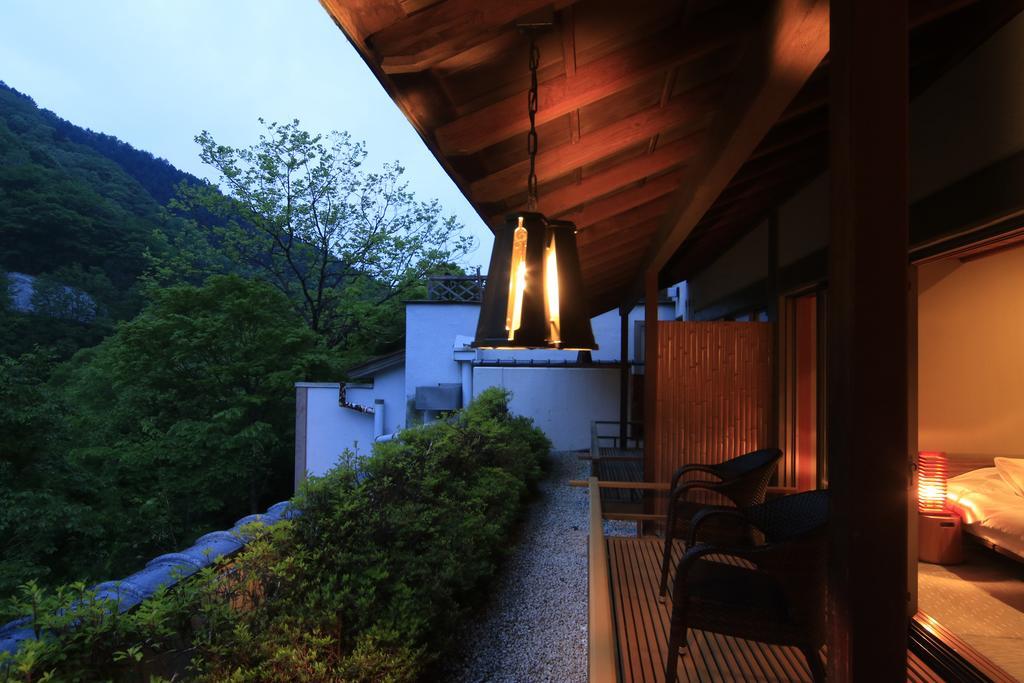 Fujiiso (Adults Only) Hotel Takayama  Bagian luar foto