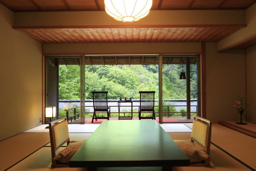 Fujiiso (Adults Only) Hotel Takayama  Bagian luar foto