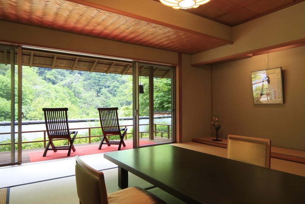 Fujiiso (Adults Only) Hotel Takayama  Bagian luar foto