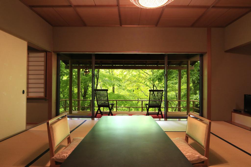 Fujiiso (Adults Only) Hotel Takayama  Bagian luar foto