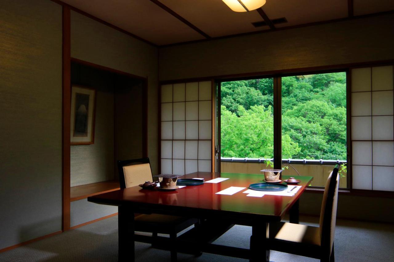 Fujiiso (Adults Only) Hotel Takayama  Bagian luar foto